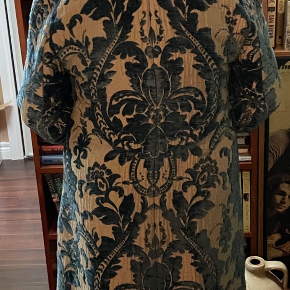 Italian Brocade Coat with matching Handbag - Picture 4 of 15